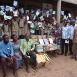 Cérémonie de remises de dons à des élèves togolais