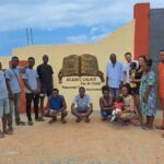 Bénévoles de l'association acadec calais et locaux durant le projet "Une école pour le Togo 2023"